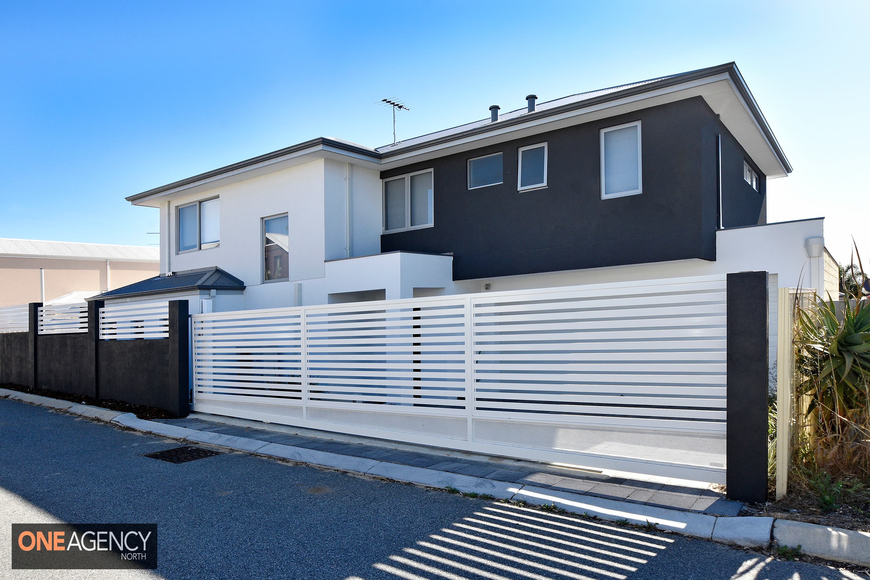 104 Kaiser Lane, Scarborough, Scarborough - Thumbnail 2