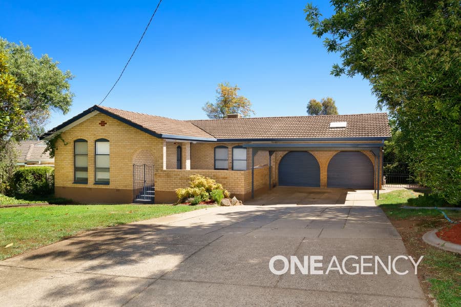 11 COOGAN Street, Mount Austin, Mount Austin - Image 1