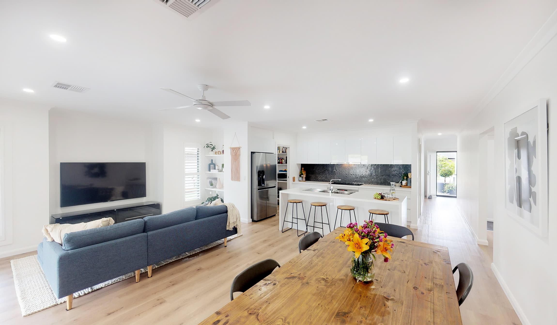 6 Seabeach Street, Sandy Beach, Sandy Beach - Thumbnail 6