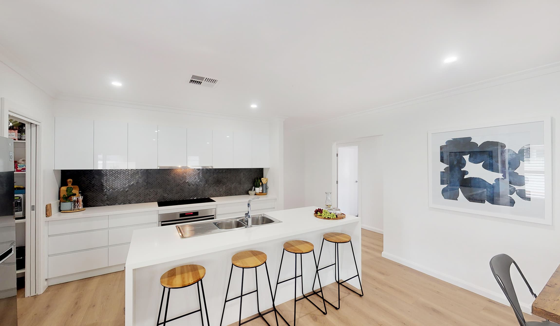6 Seabeach Street, Sandy Beach, Sandy Beach - Thumbnail 4