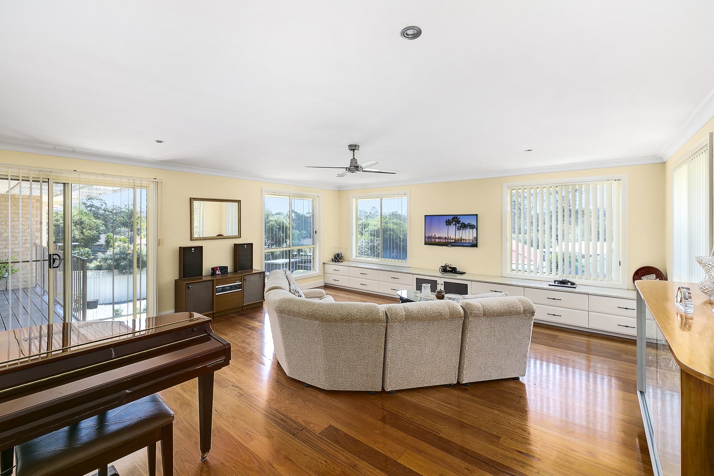 13 Babinda Avenue, West Haven, West Haven - Thumbnail 3