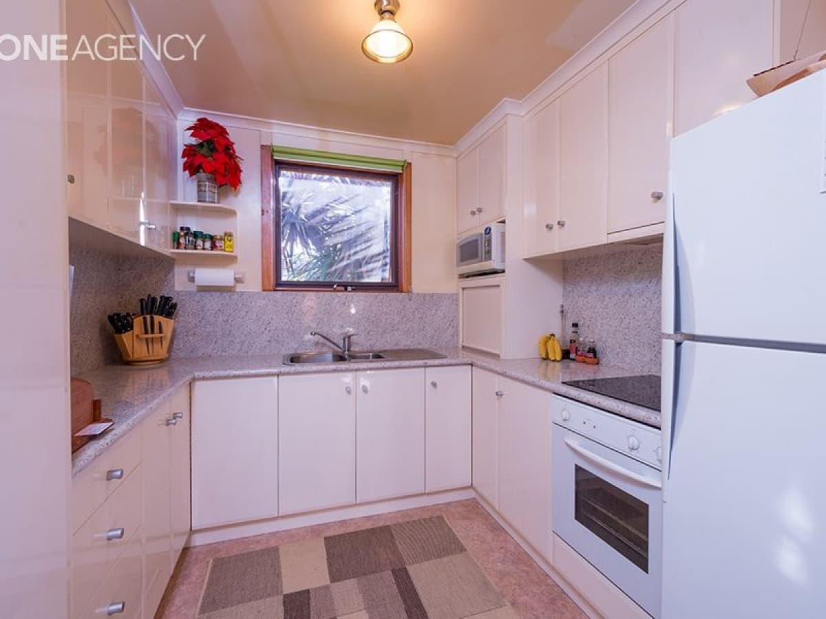 1/63a Pelissier Street, Somerset, Somerset - Thumbnail 2