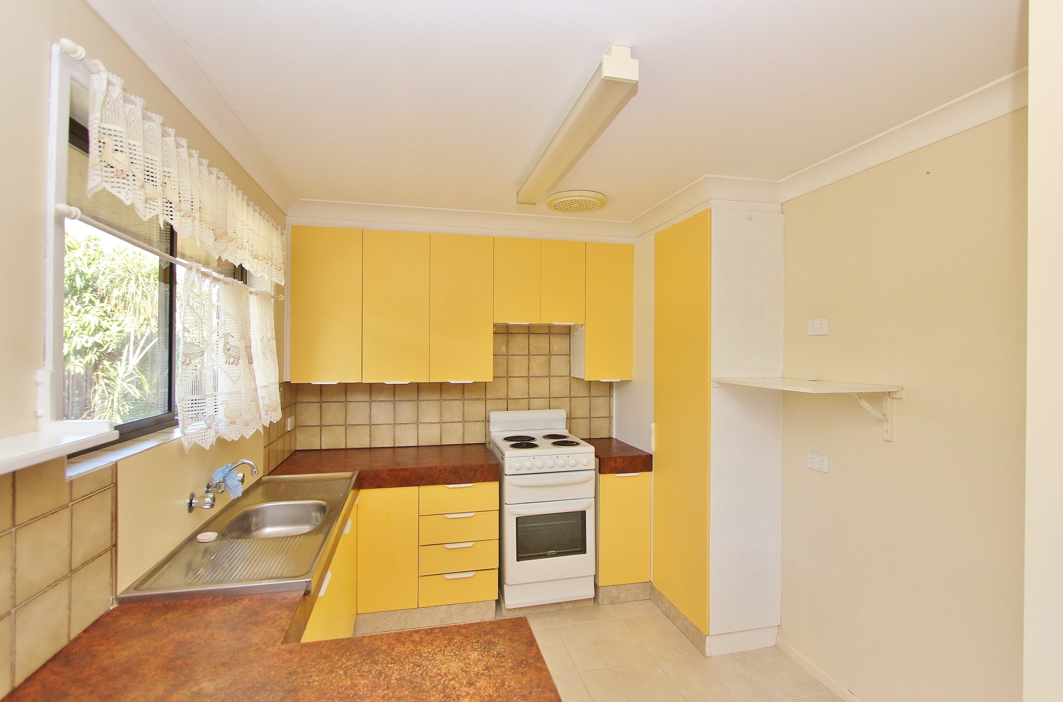 12 Sirius Drive, Lakewood, Lakewood - Thumbnail 2