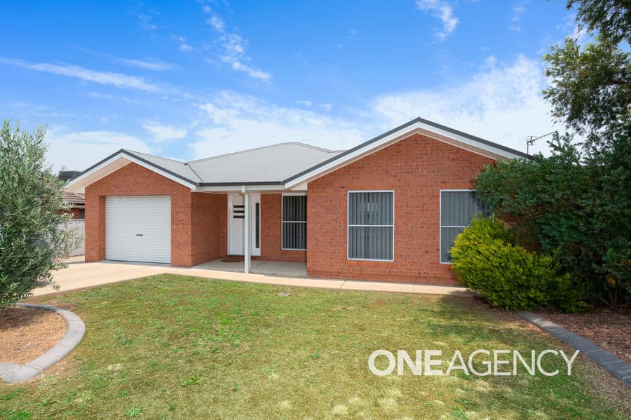 1/24 Dove Street, Mount Austin, Mount Austin - Image 1
