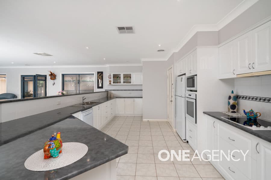 39 Hargrave Avenue, Lloyd, Lloyd - Thumbnail 3