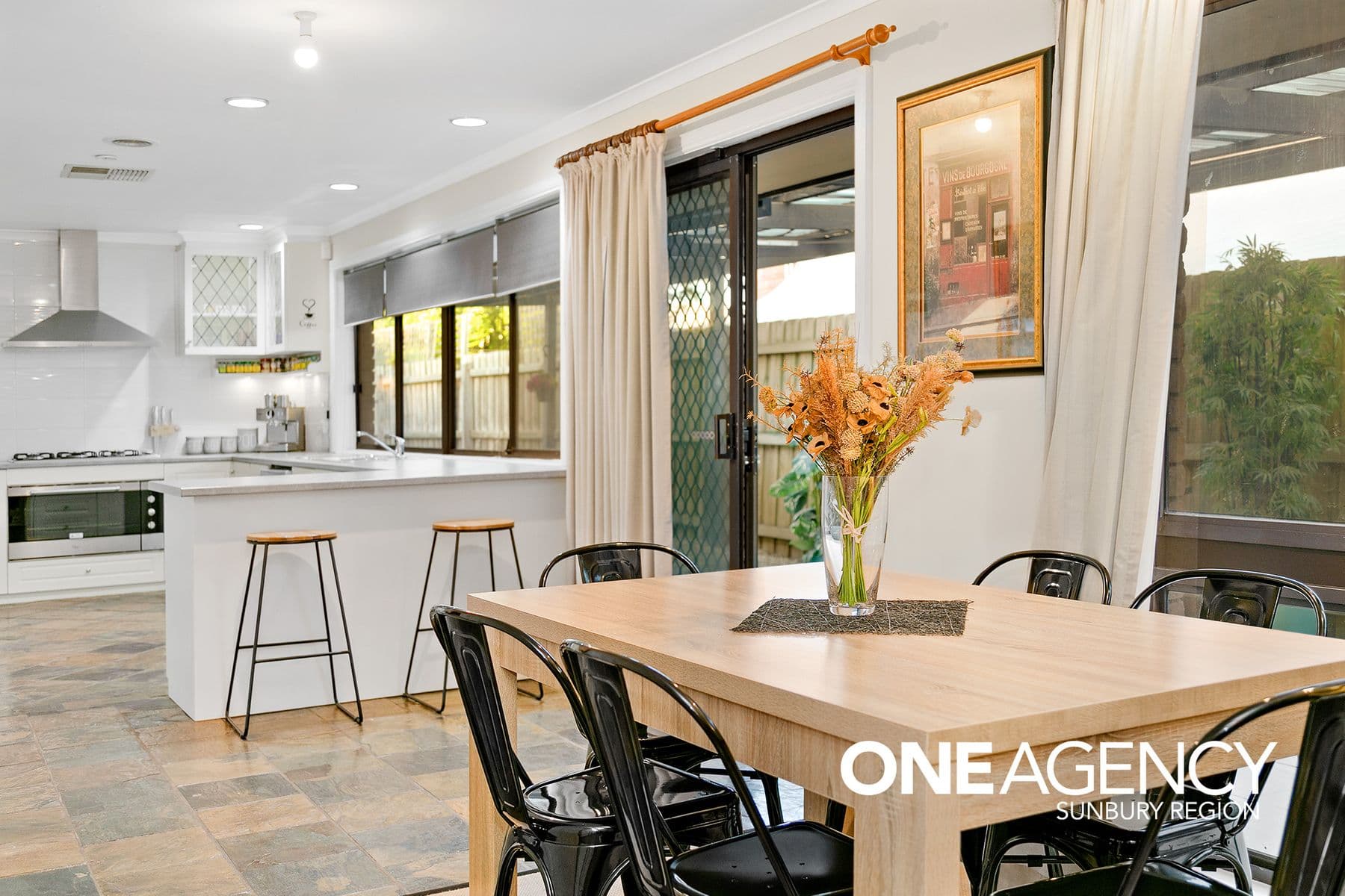 4 Oxford Close, Sunbury, Sunbury - Thumbnail 5