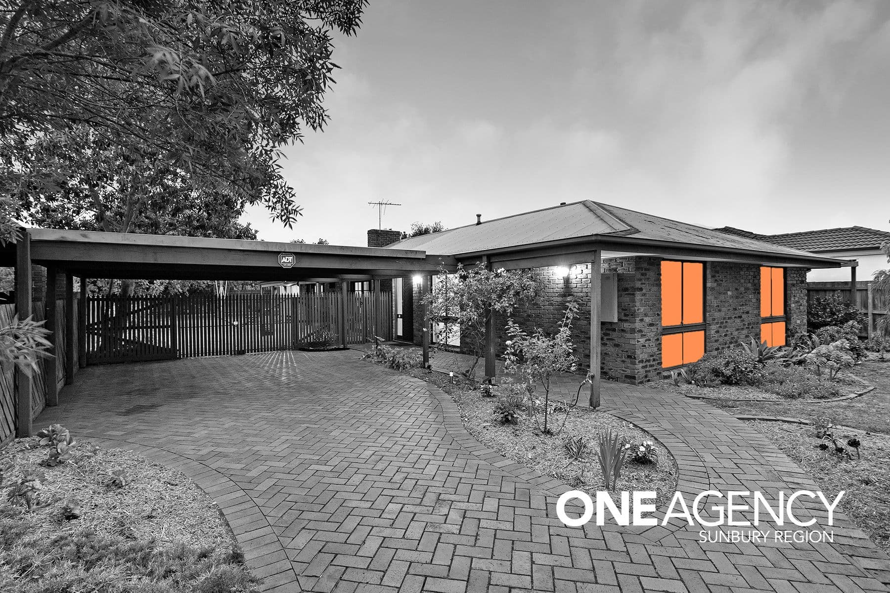 4 Oxford Close, Sunbury, Sunbury - Image 1