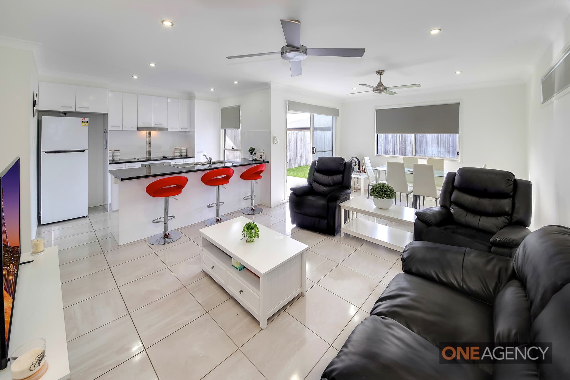 12 Bribie Place, Mountain Creek, Mountain Creek - Thumbnail 2