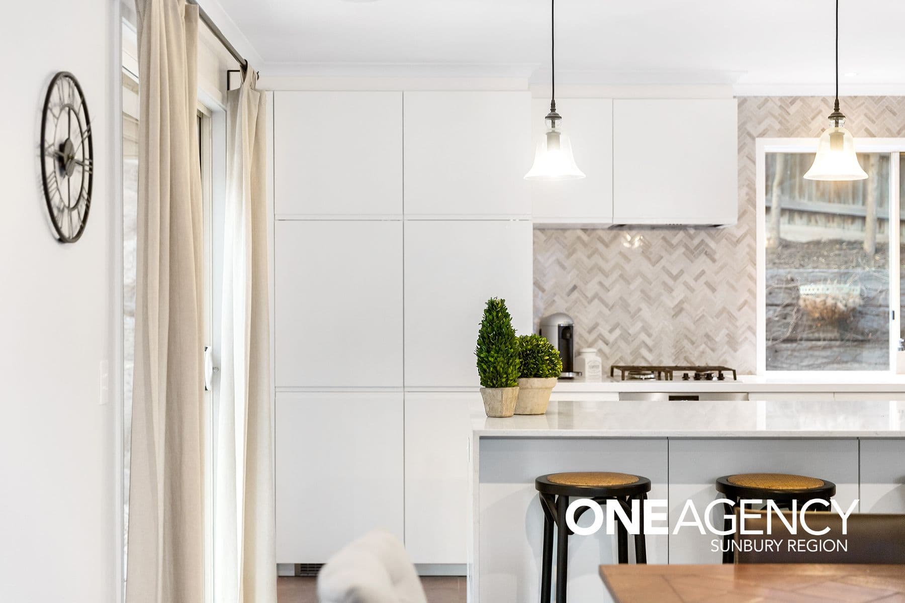 16 Rees Road, Sunbury, Sunbury - Thumbnail 3