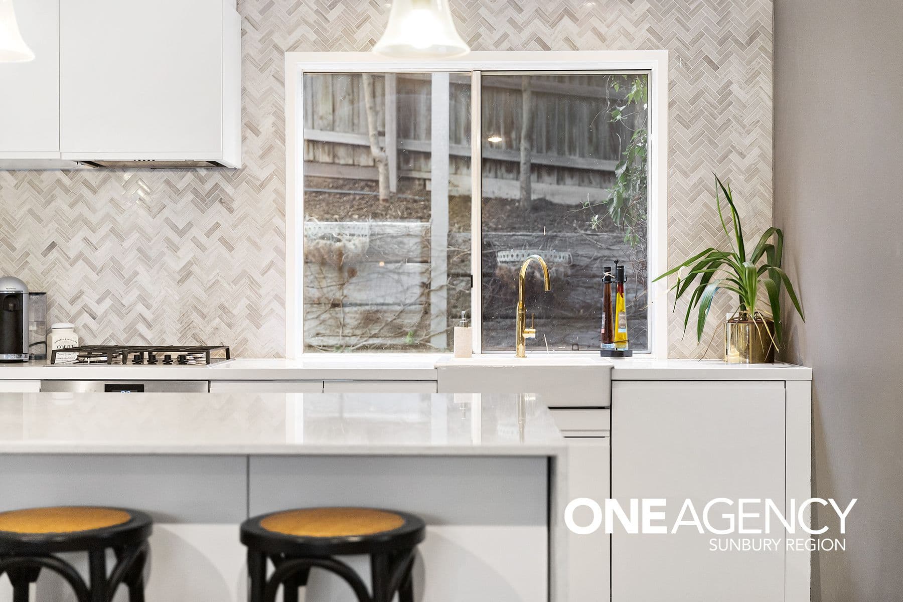 16 Rees Road, Sunbury, Sunbury - Thumbnail 5