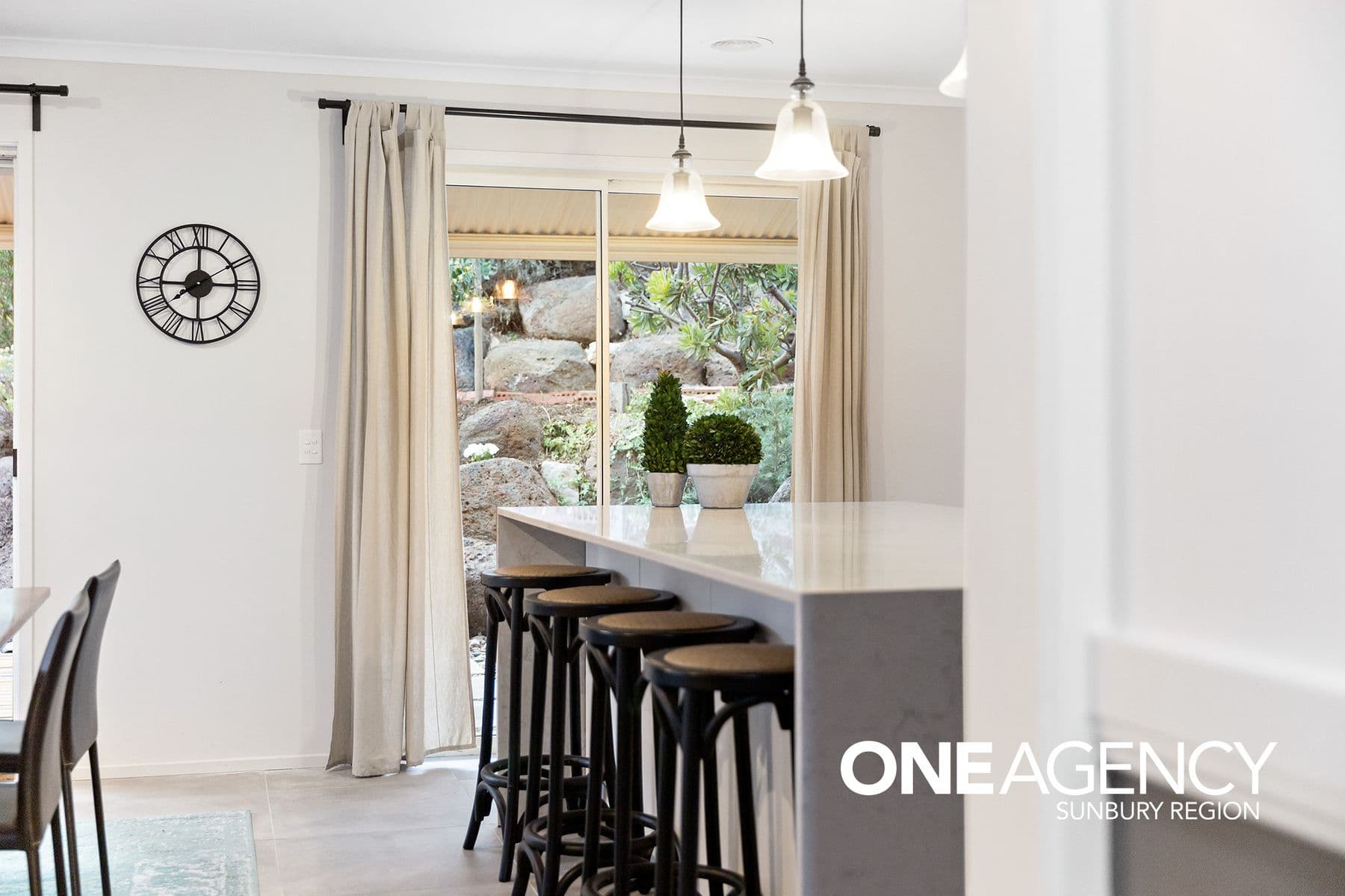 16 Rees Road, Sunbury, Sunbury - Thumbnail 6