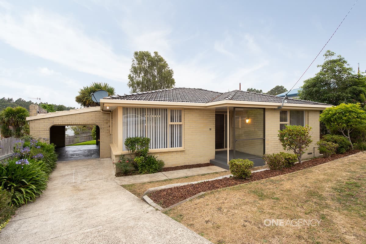38 Roslyn Avenue, Romaine, Romaine - Thumbnail 2