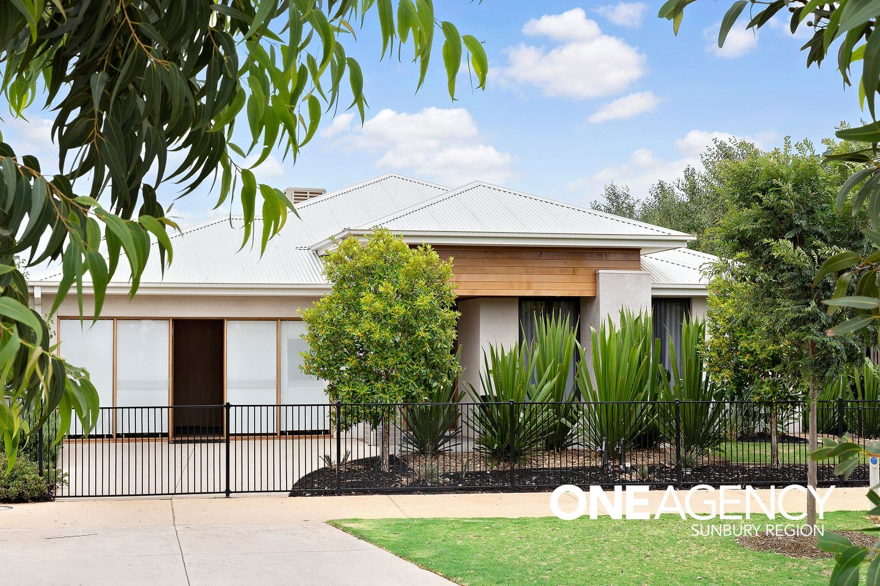 23 Woodlea Boulevard, Aintree, Aintree - Thumbnail 2
