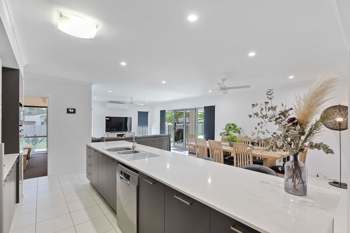 48 Hughes Road, Urangan, Urangan - Image 1