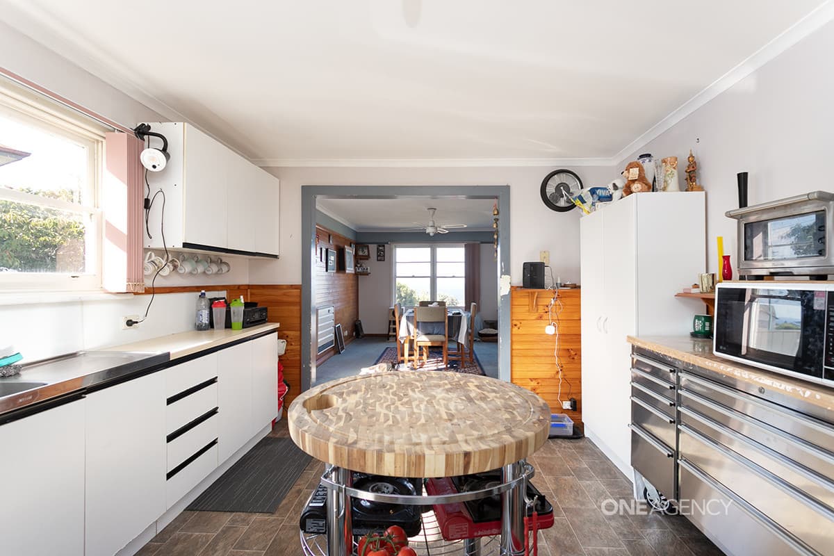 8 Cabot Street, Acton, Acton - Thumbnail 3
