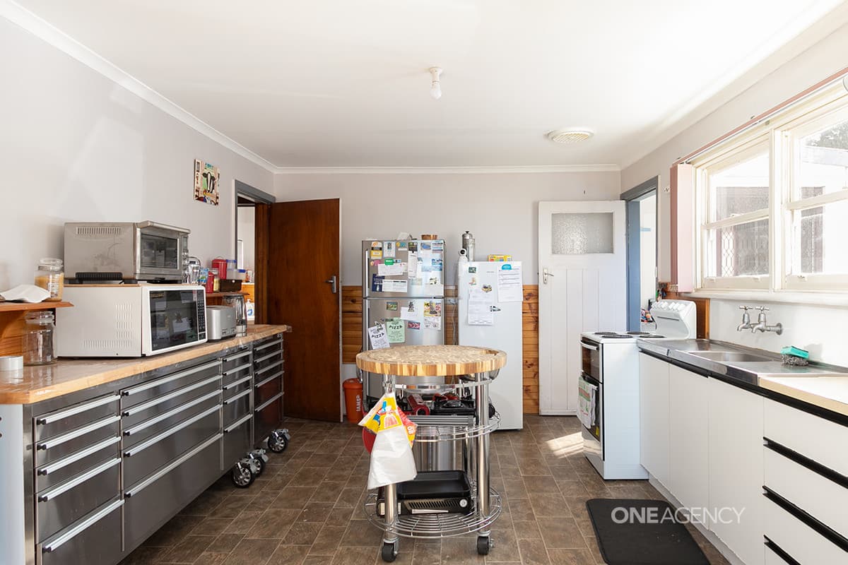 8 Cabot Street, Acton, Acton - Thumbnail 4