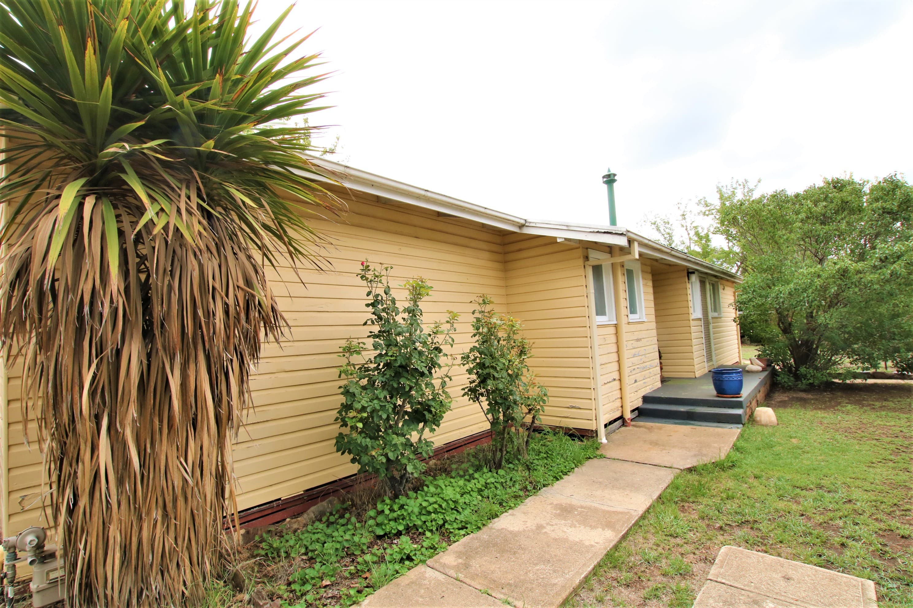 47 Baroona Avenue, Cooma, Cooma - Thumbnail 2