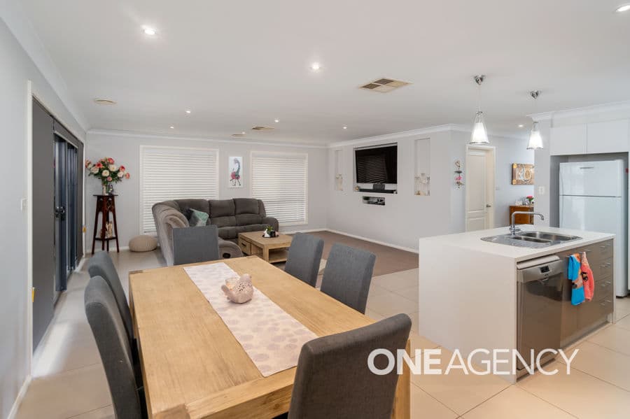 4 Yulong Street, Glenfield Park, Glenfield Park - Thumbnail 3
