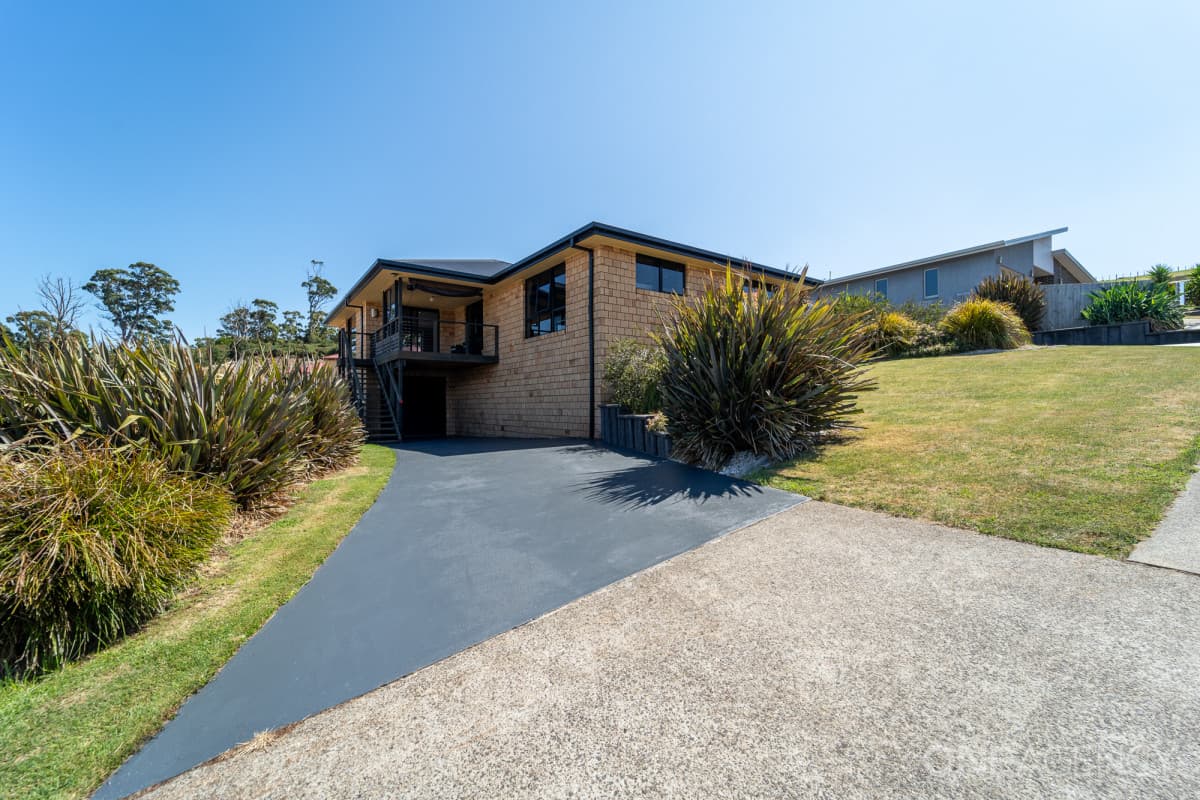 25 Heather Crescent, Park Grove, Park Grove - Thumbnail 2