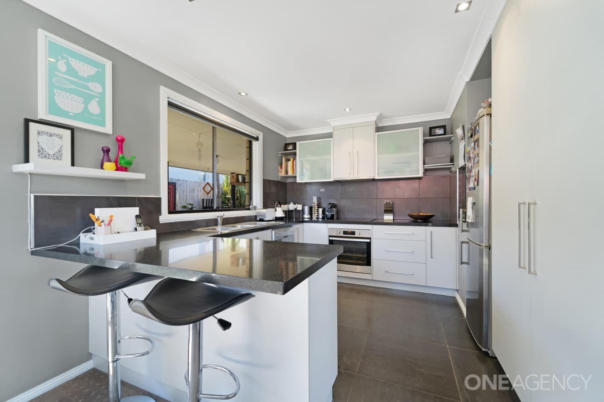 25 Heather Crescent, Park Grove, Park Grove - Thumbnail 5