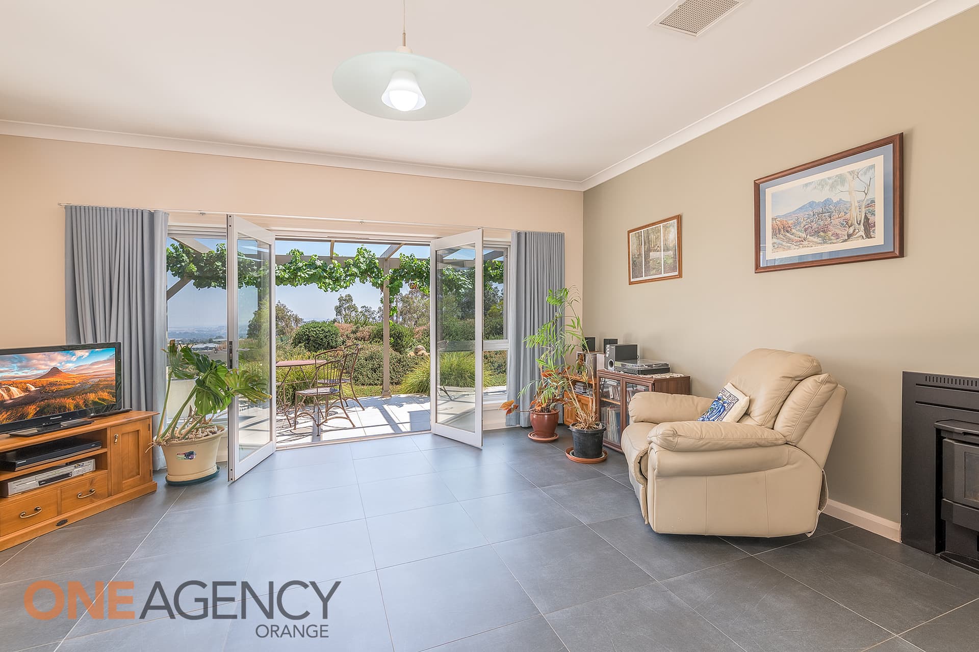 51 Silverdown Way, Orange, Orange - Thumbnail 3
