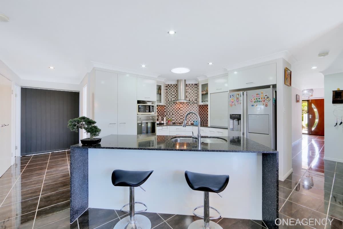13 Kingston Court, Point Vernon, Point Vernon - Thumbnail 4