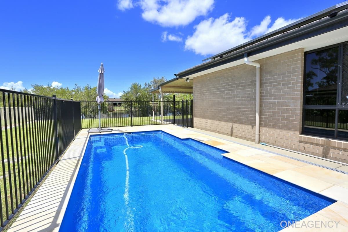 13 Kingston Court, Point Vernon, Point Vernon - Thumbnail 5