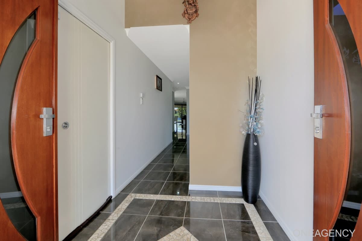 13 Kingston Court, Point Vernon, Point Vernon - Thumbnail 6