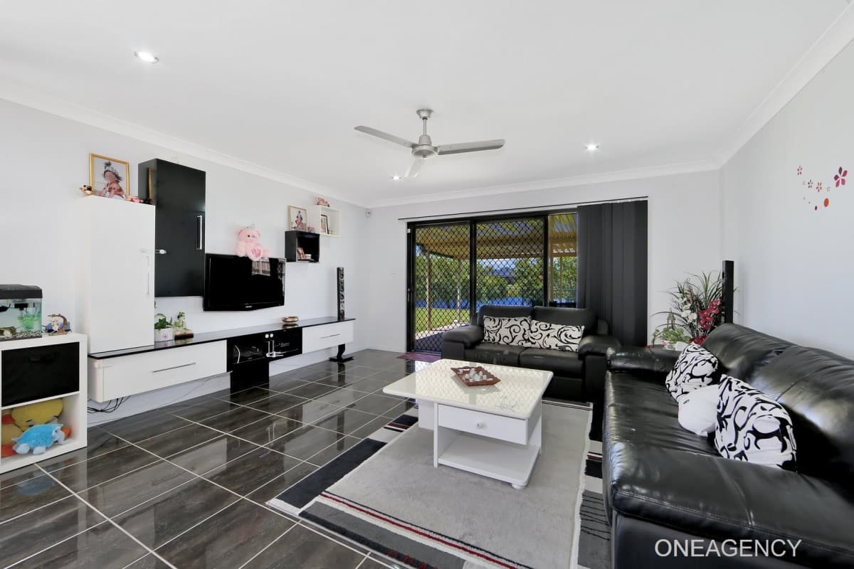 13 Kingston Court, Point Vernon, Point Vernon - Thumbnail 8