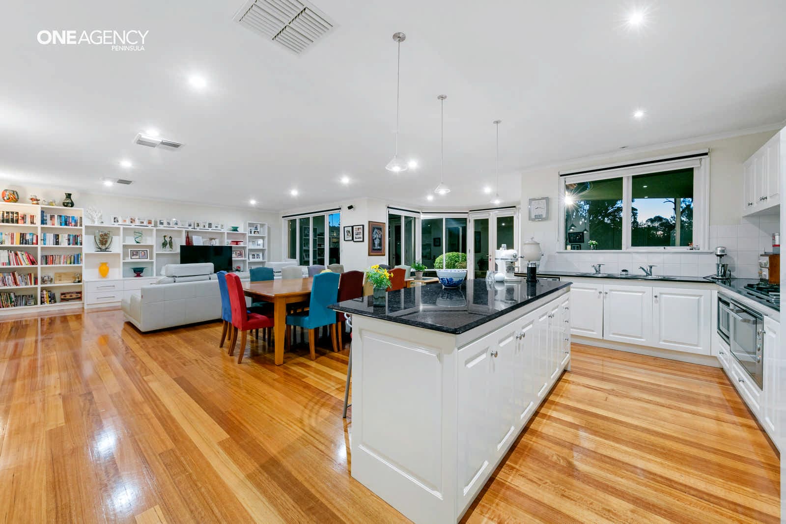 11 Widdop Avenue, Rosebud, Rosebud - Thumbnail 3