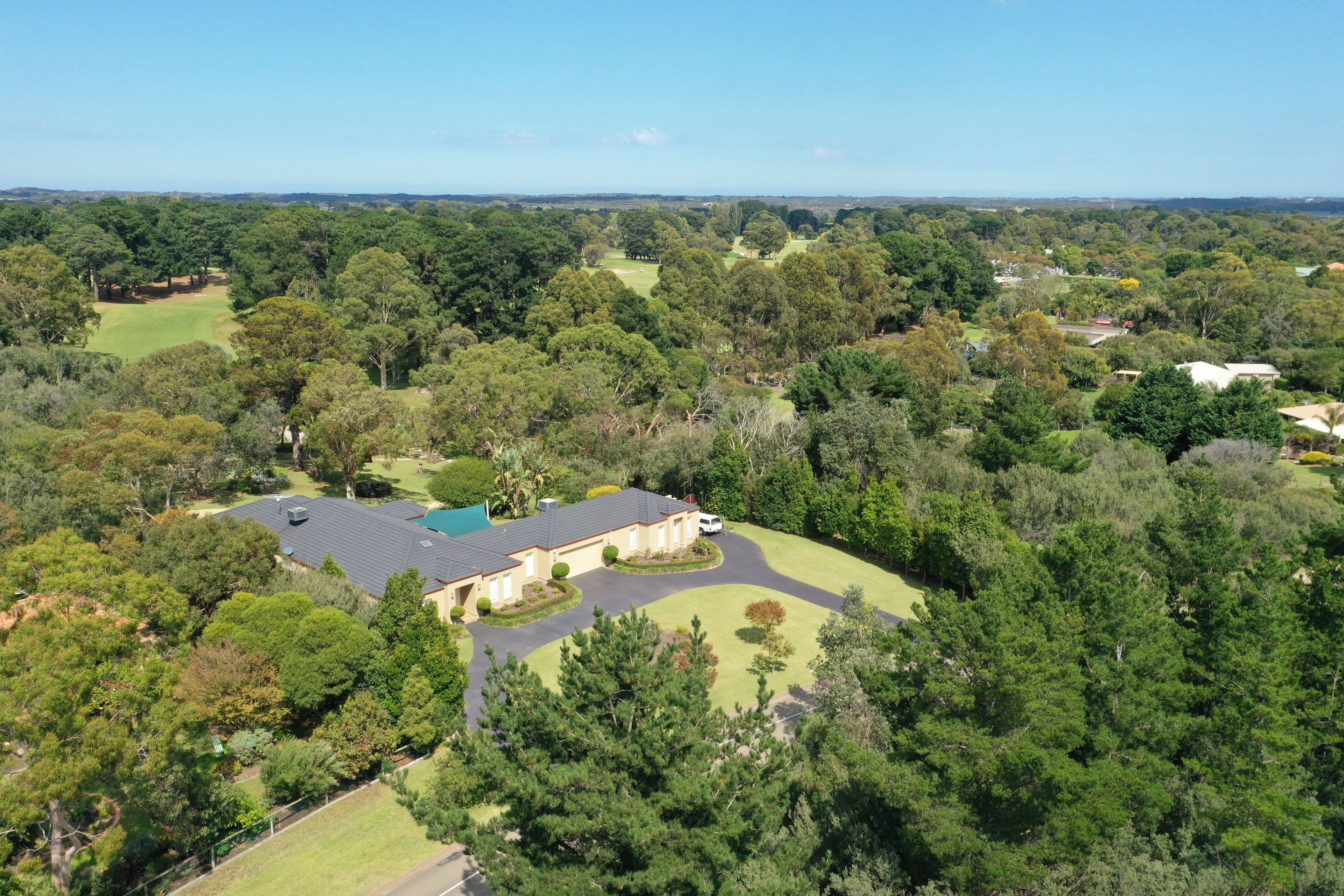 11 Widdop Avenue, Rosebud, Rosebud - Thumbnail 2
