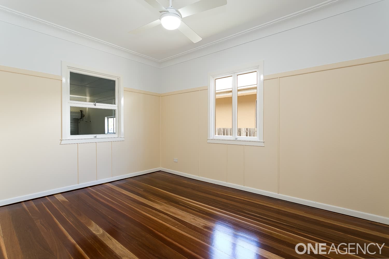 14 Maryborough Terrace, Scarborough, Scarborough - Thumbnail 2