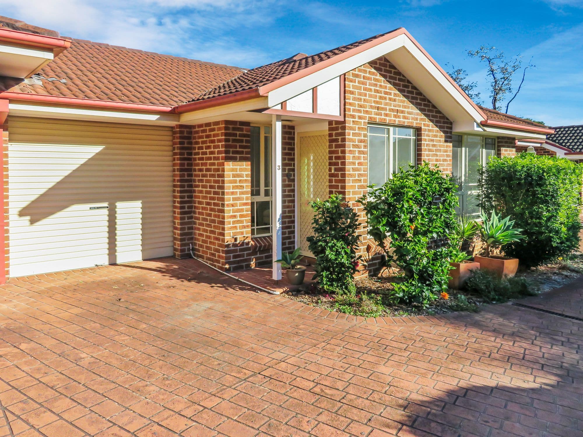 3/7 HAMILTON Place, Bomaderry, Bomaderry - Image 1