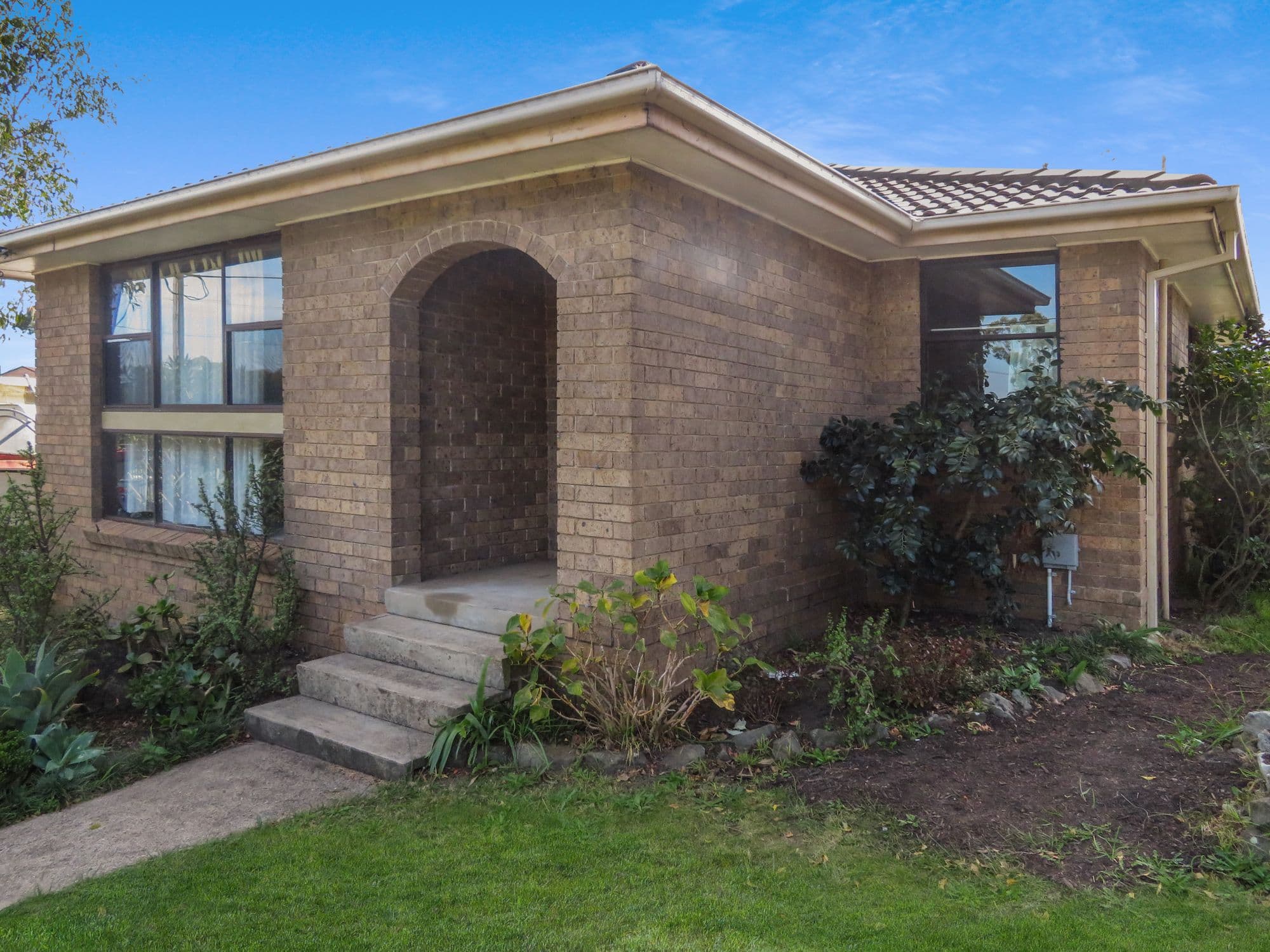 127 WEST BIRRILEY Street, Bomaderry, Bomaderry - Image 1