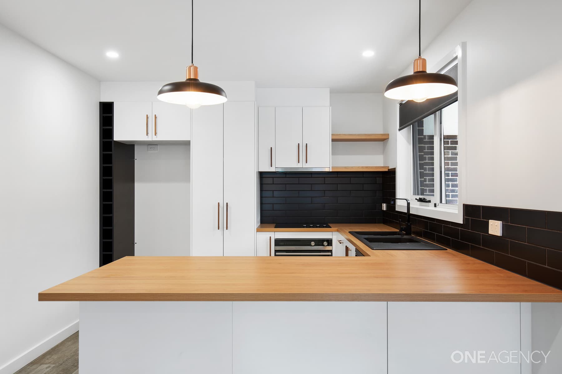 1/56 West Barrack Street, Deloraine, Deloraine - Thumbnail 2