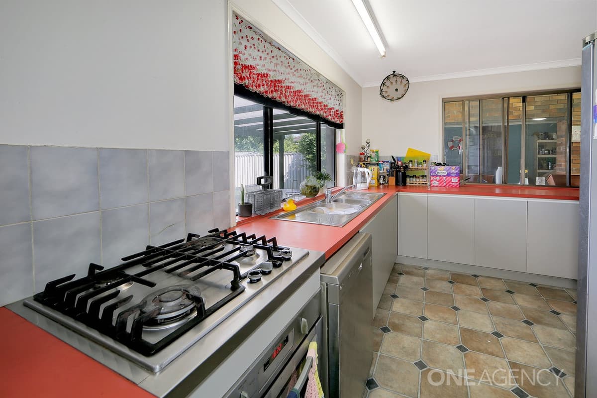 17 Moonlight Avenue, Torquay, Torquay - Thumbnail 6
