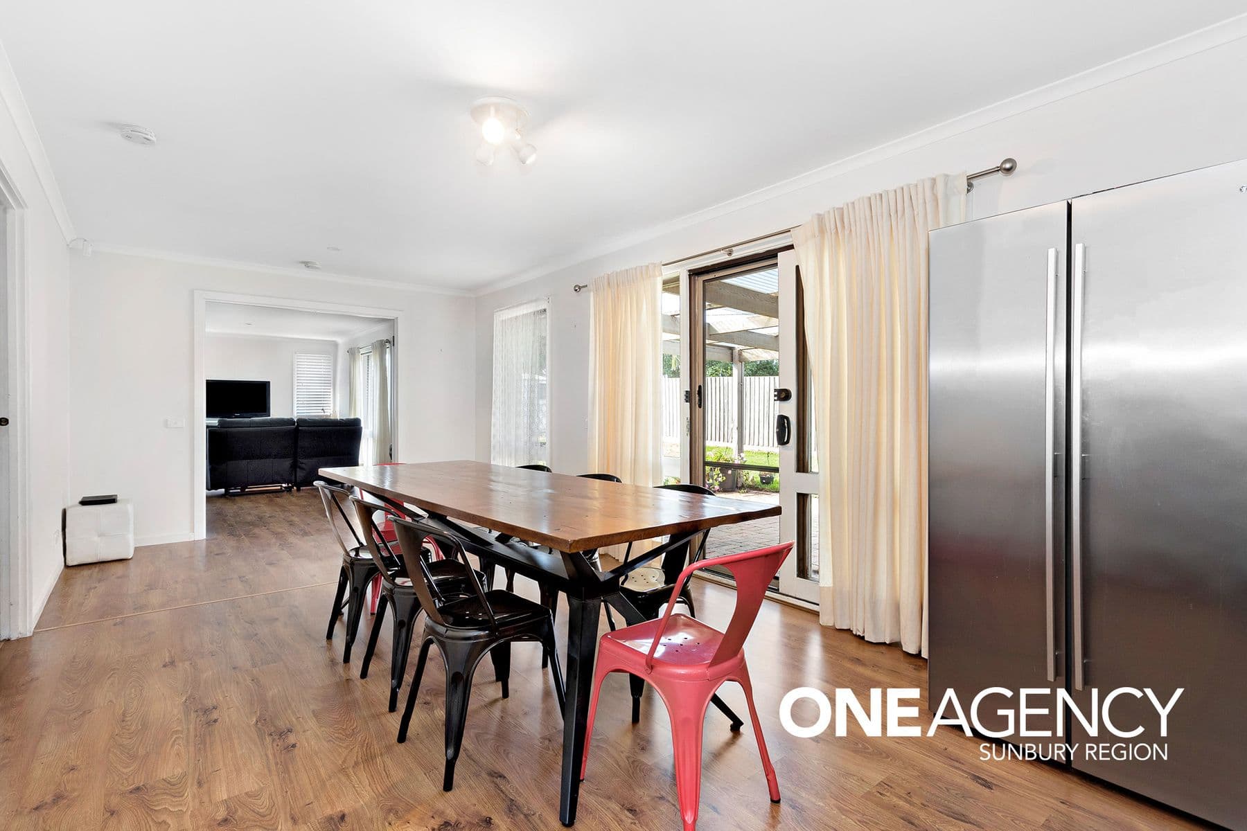 94 Charter Road West, Sunbury, Sunbury - Thumbnail 4