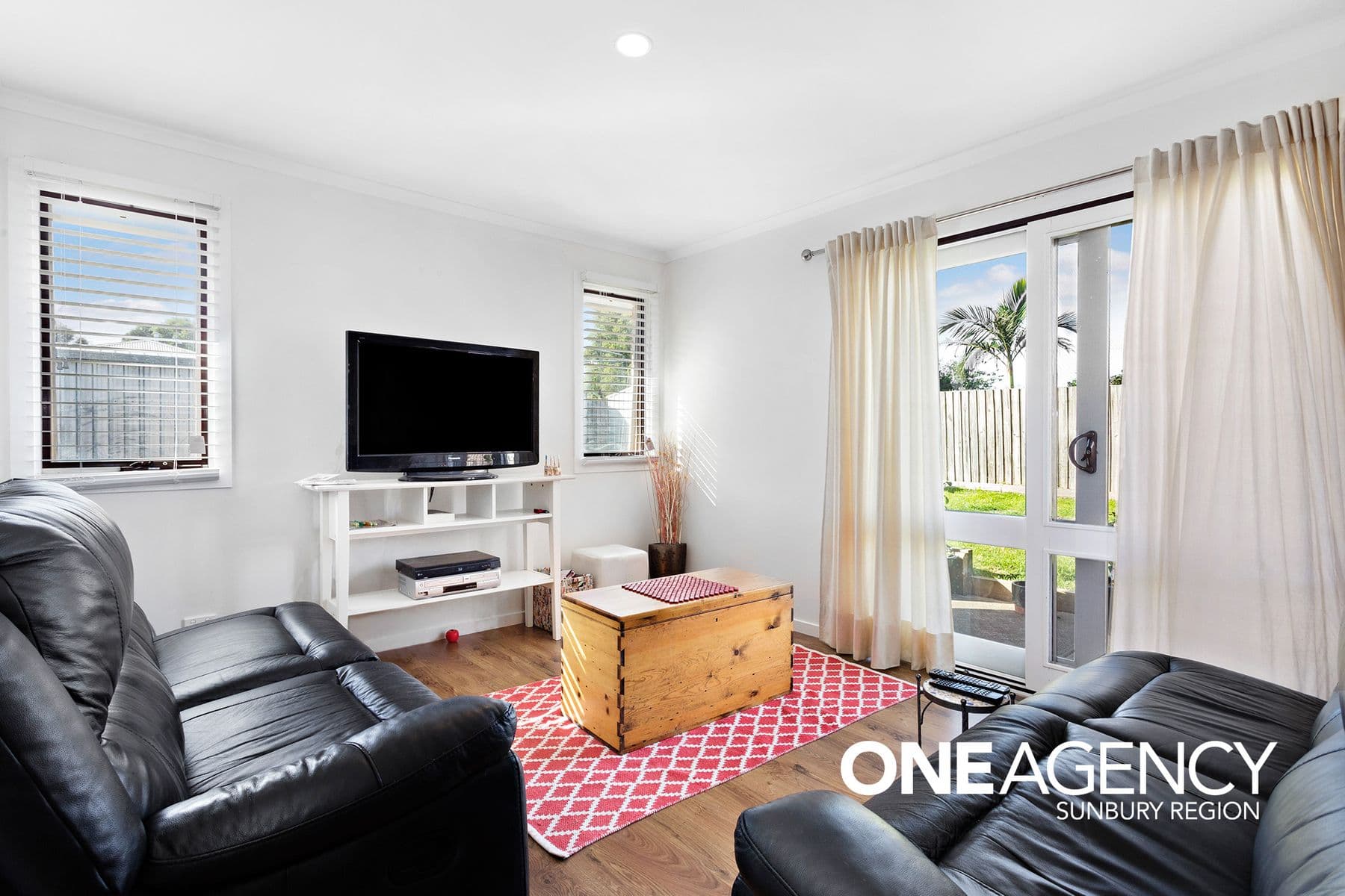 94 Charter Road West, Sunbury, Sunbury - Thumbnail 6