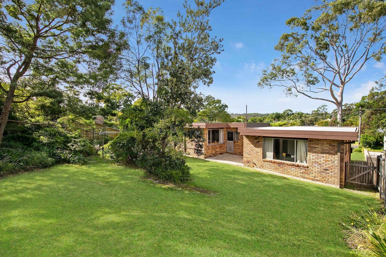21 Athlone Crescent, Killarney Heights, Killarney Heights - Thumbnail 2