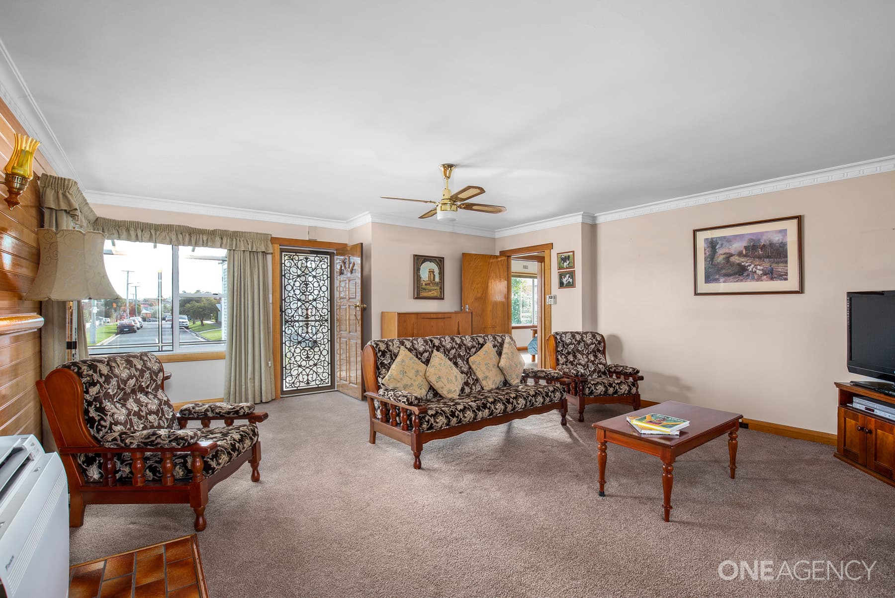 25 Tompsons Lane, Newnham, Newnham - Thumbnail 2