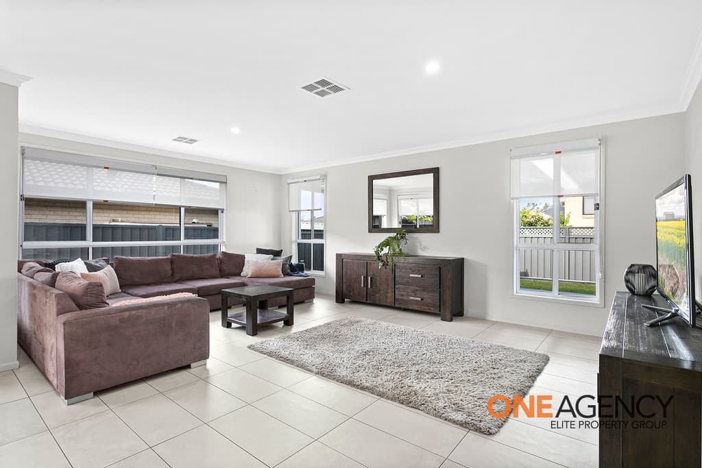 3 Penterong Way, Haywards Bay, Haywards Bay - Thumbnail 2