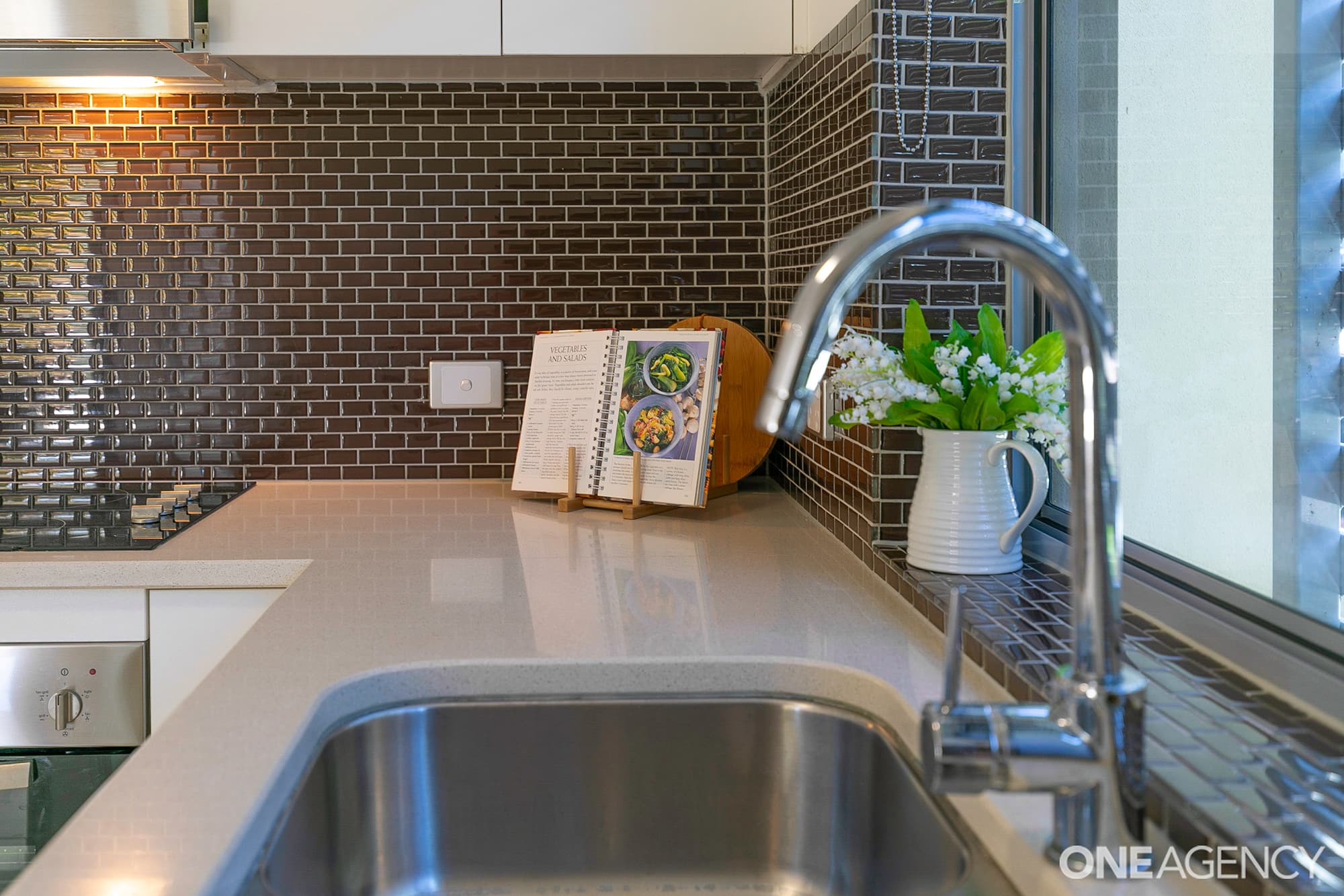 10/8-10 Georgina Street, Woody Point, Woody Point - Thumbnail 8