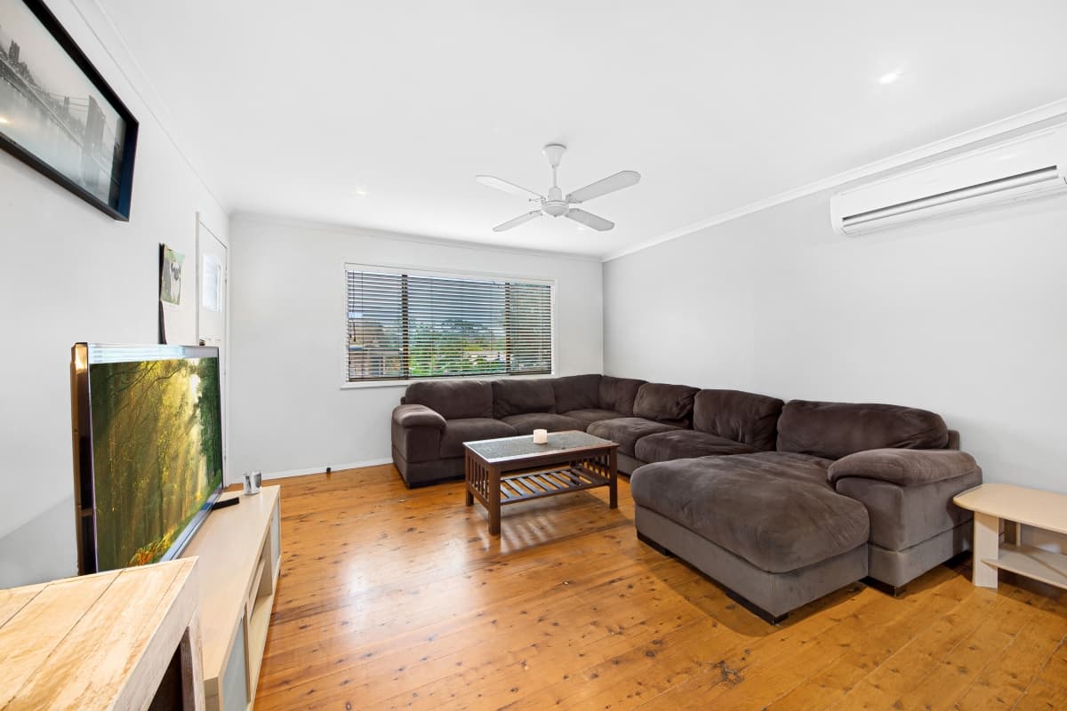 3 Oakglen Road, North Gosford, North Gosford - Thumbnail 3
