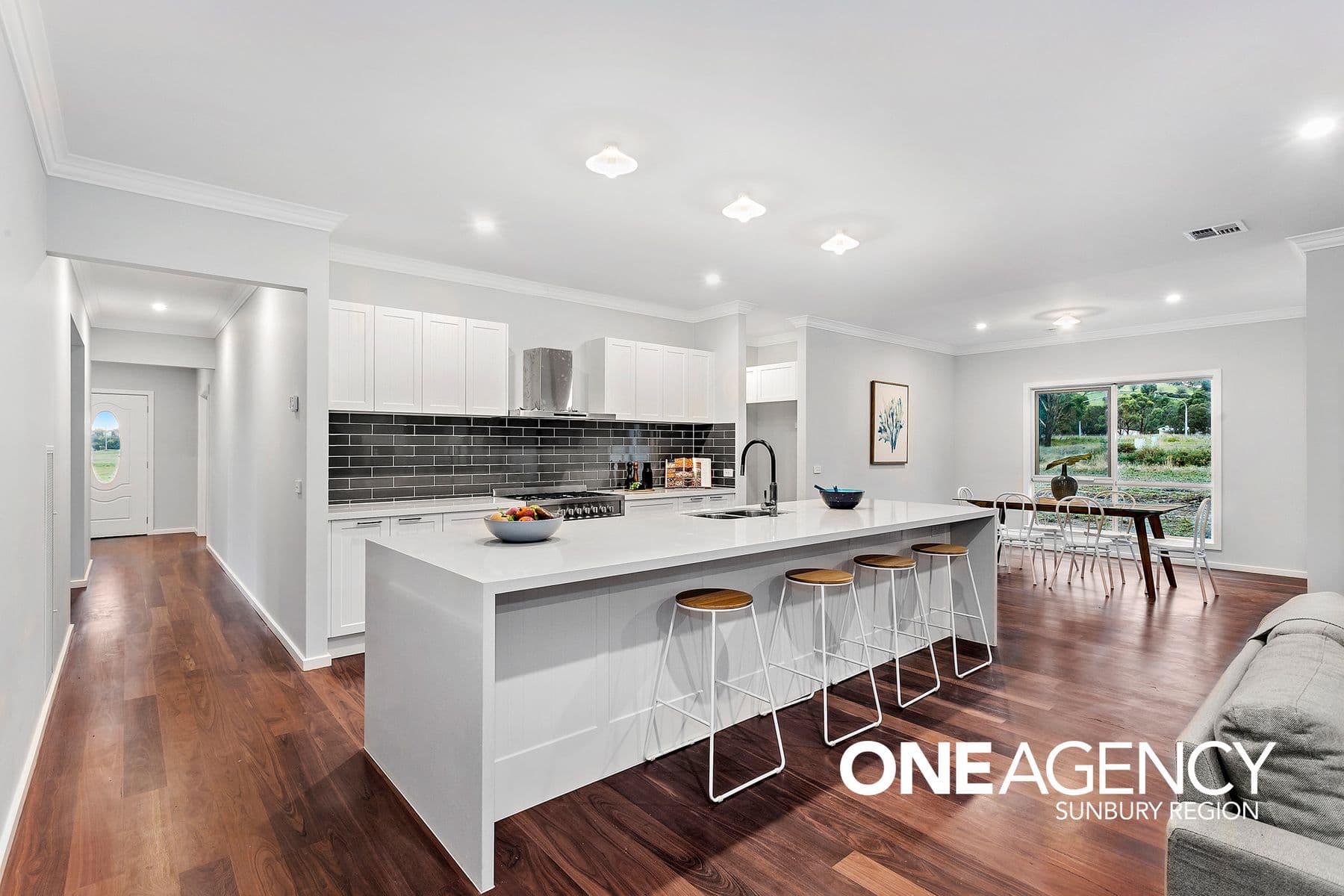 8 Woodruff Road, Gisborne, Gisborne - Thumbnail 4