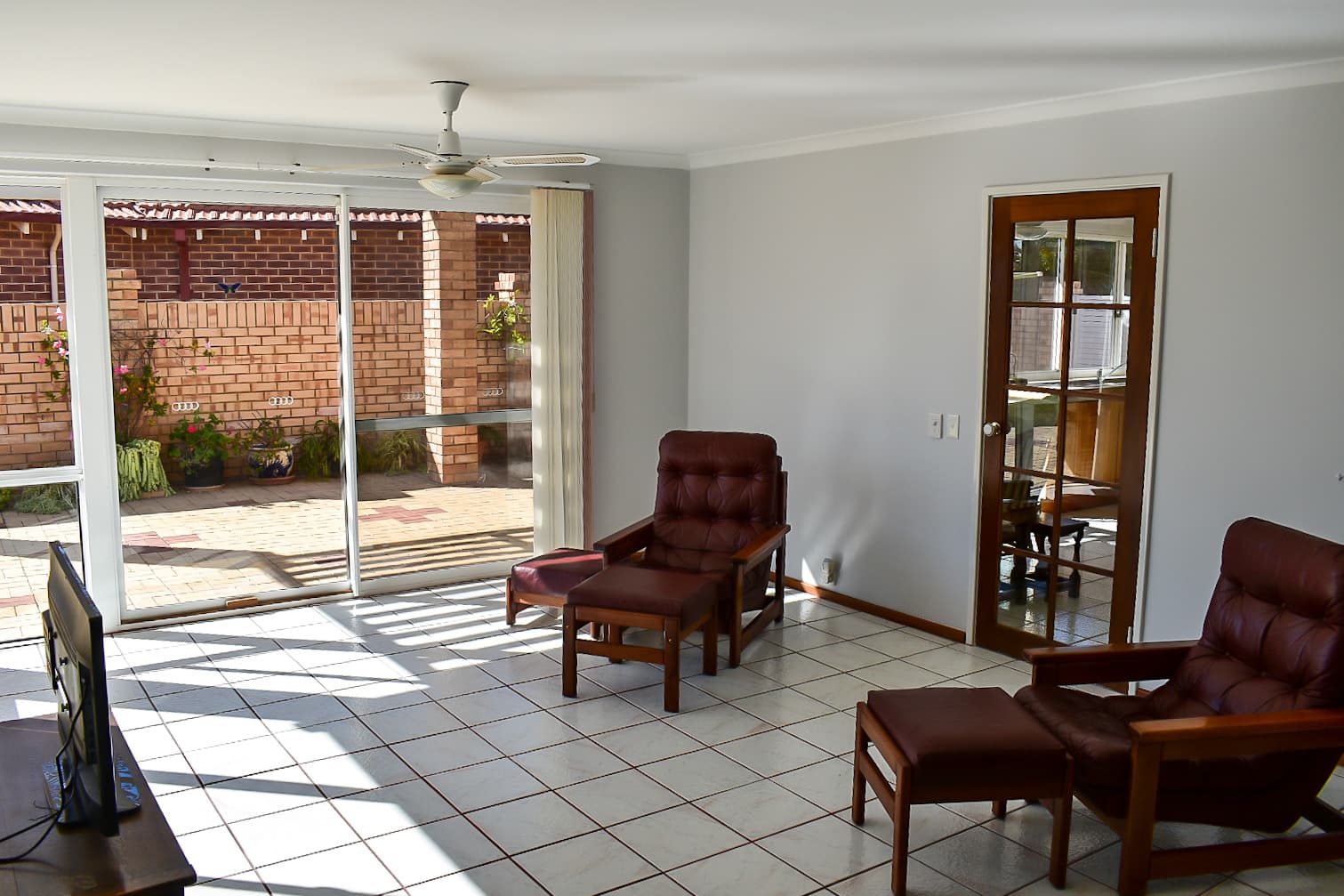 5 Warringah Close, Kallaroo, Kallaroo - Thumbnail 5