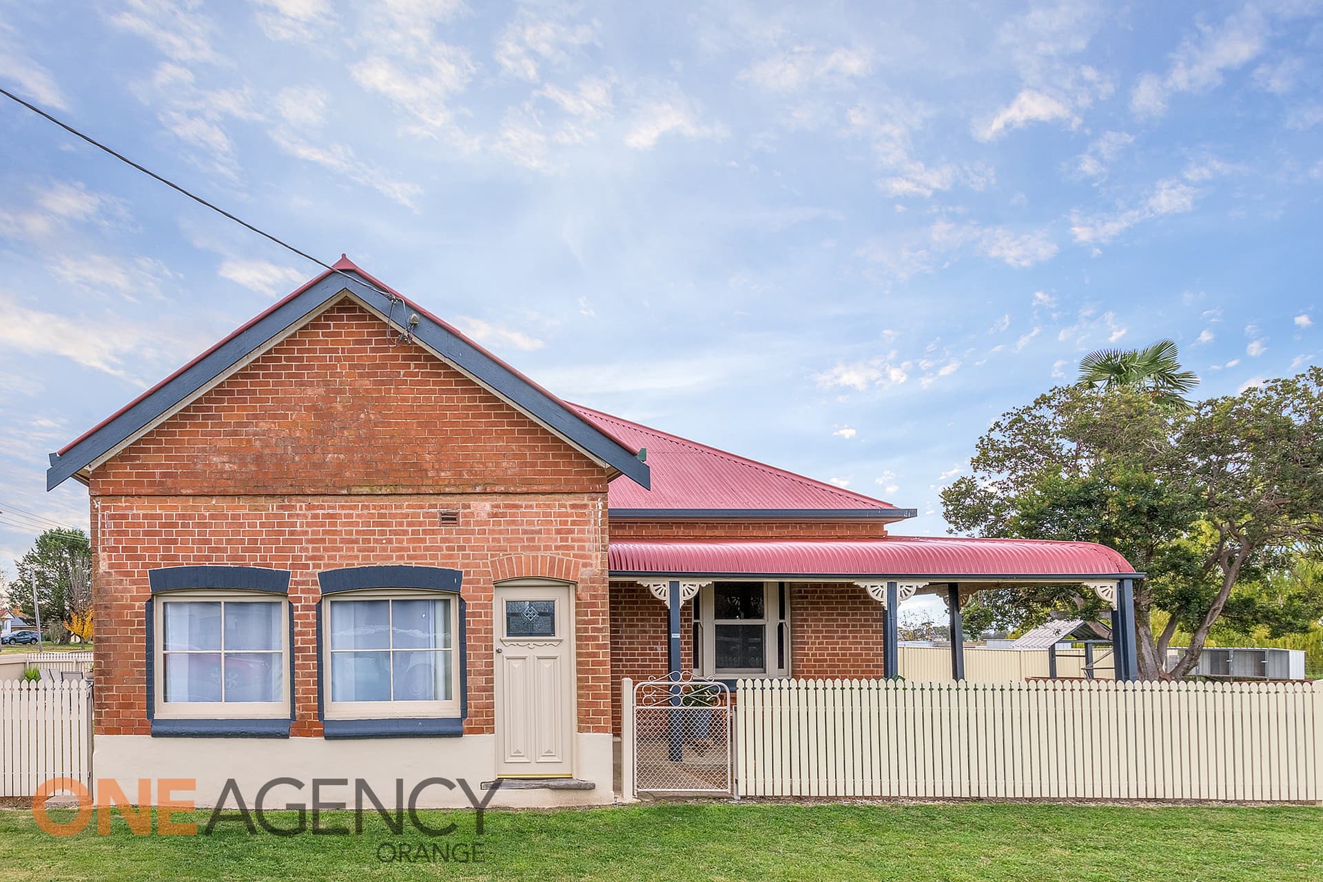 24 Elizabeth Street, Spring Hill, Spring Hill - Image 1