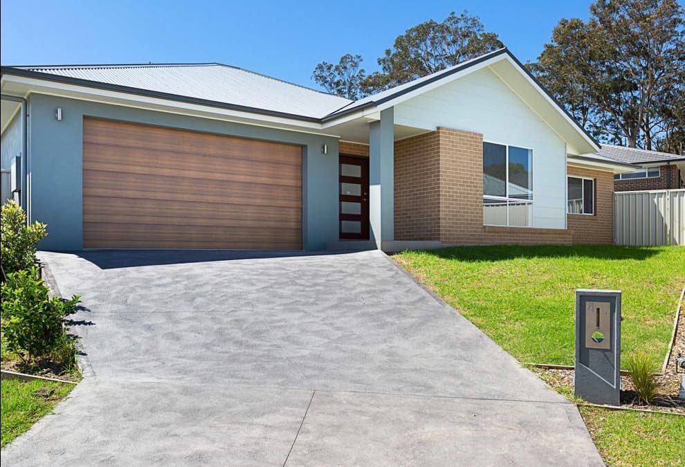 4 Ninox Close, Wadalba, Wadalba - Image 1