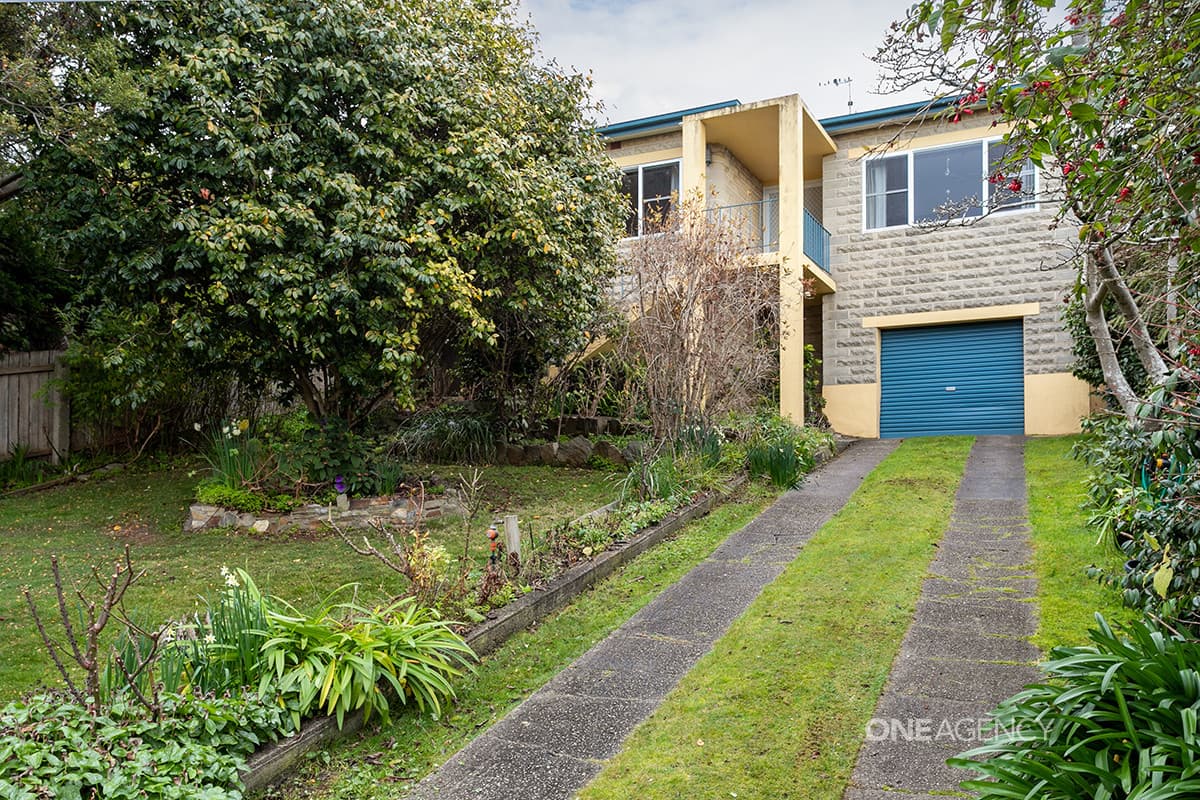 12 Aileen Crescent, Hillcrest, Hillcrest - Thumbnail 2