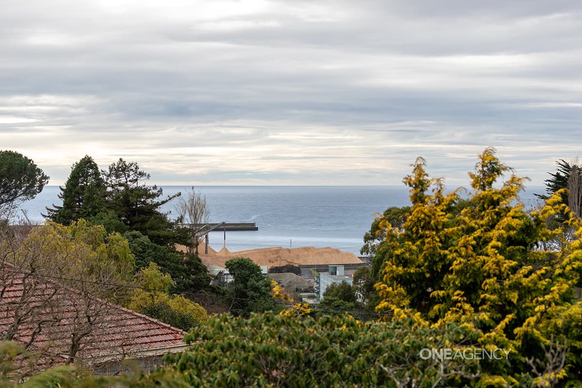 12 Aileen Crescent, Hillcrest, Hillcrest - Thumbnail 3