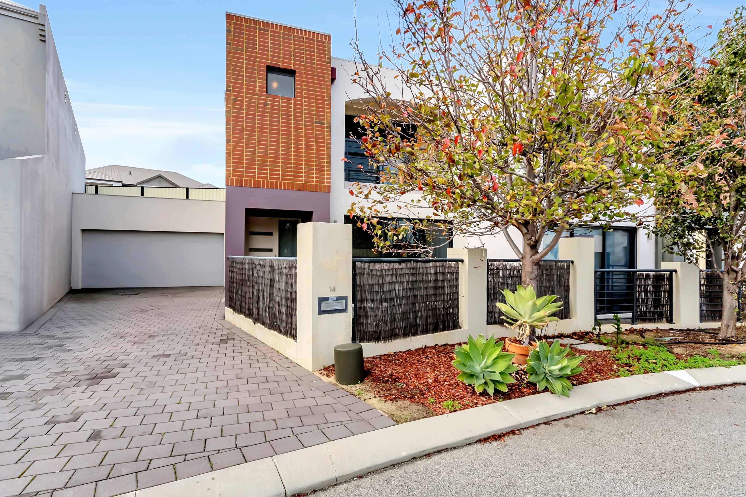 14 Redfern Bend, Clarkson, Clarkson - Image 1
